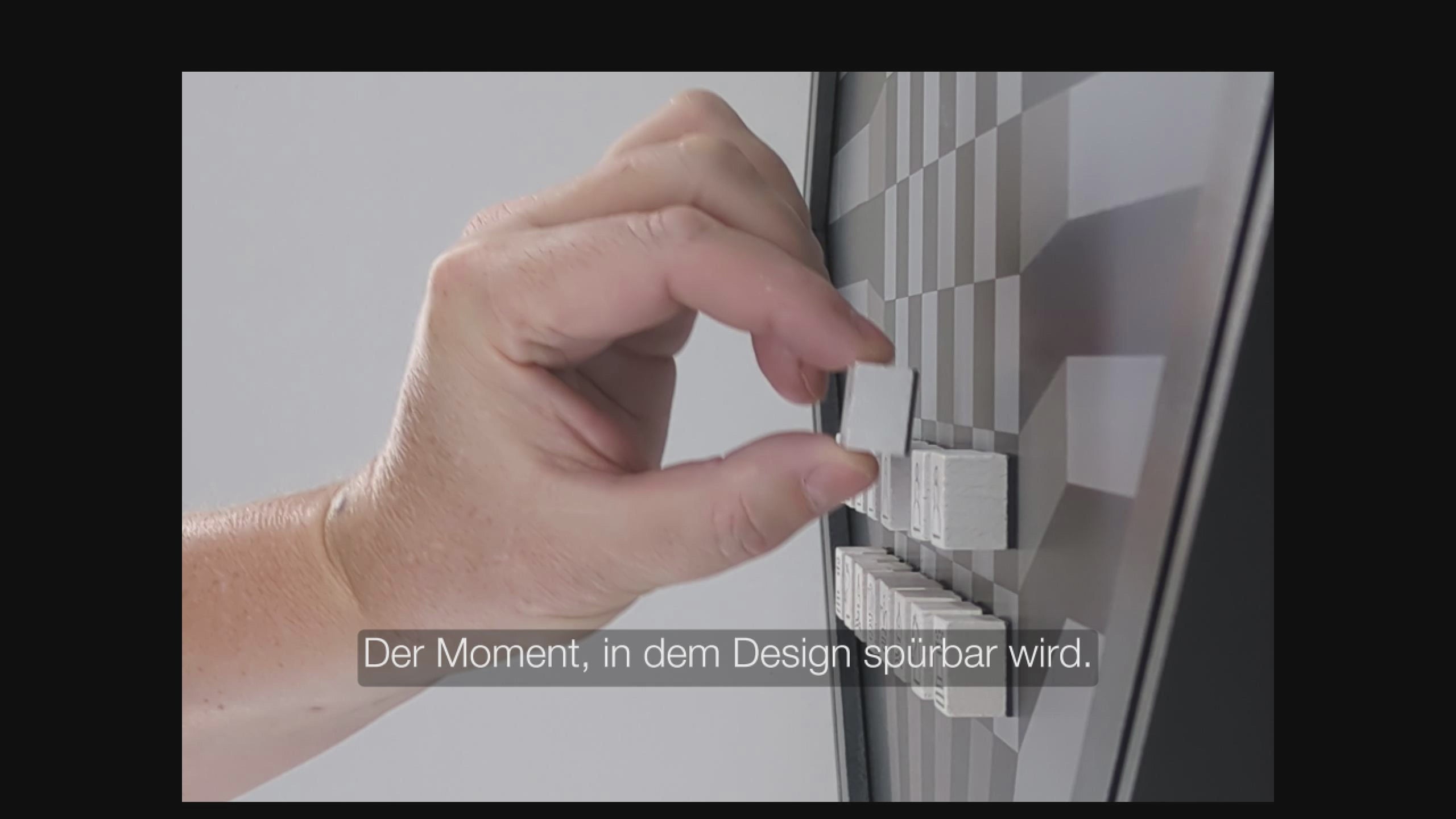 Video laden: MESA Wandschach – limitiertes magnetisches Wandschach als Designobjekt